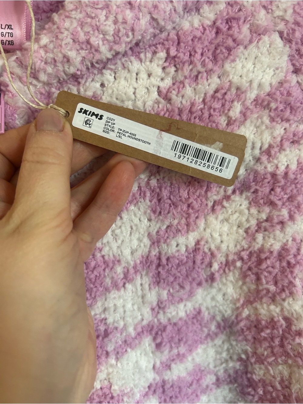 NWT Skims Cozy Knit Zip Up in Petal Houndstooth - Picture 6 of 9